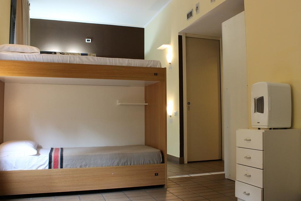 New Generation Hostel Citta Studi Милано Екстериор снимка